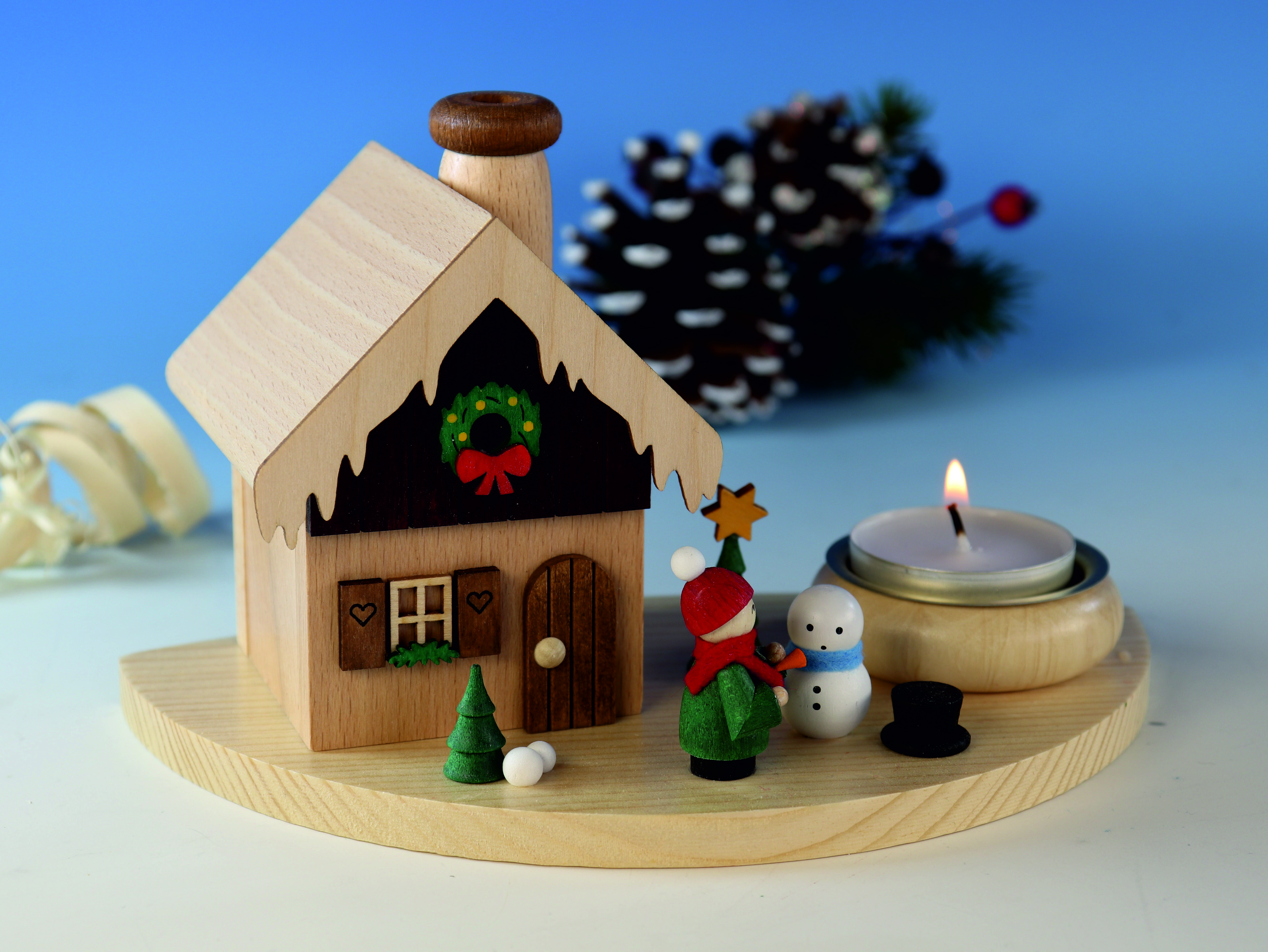 Räucherhaus mit Teelichthalter 'Adventszeit' aus Holz als Tischdeko kaufen