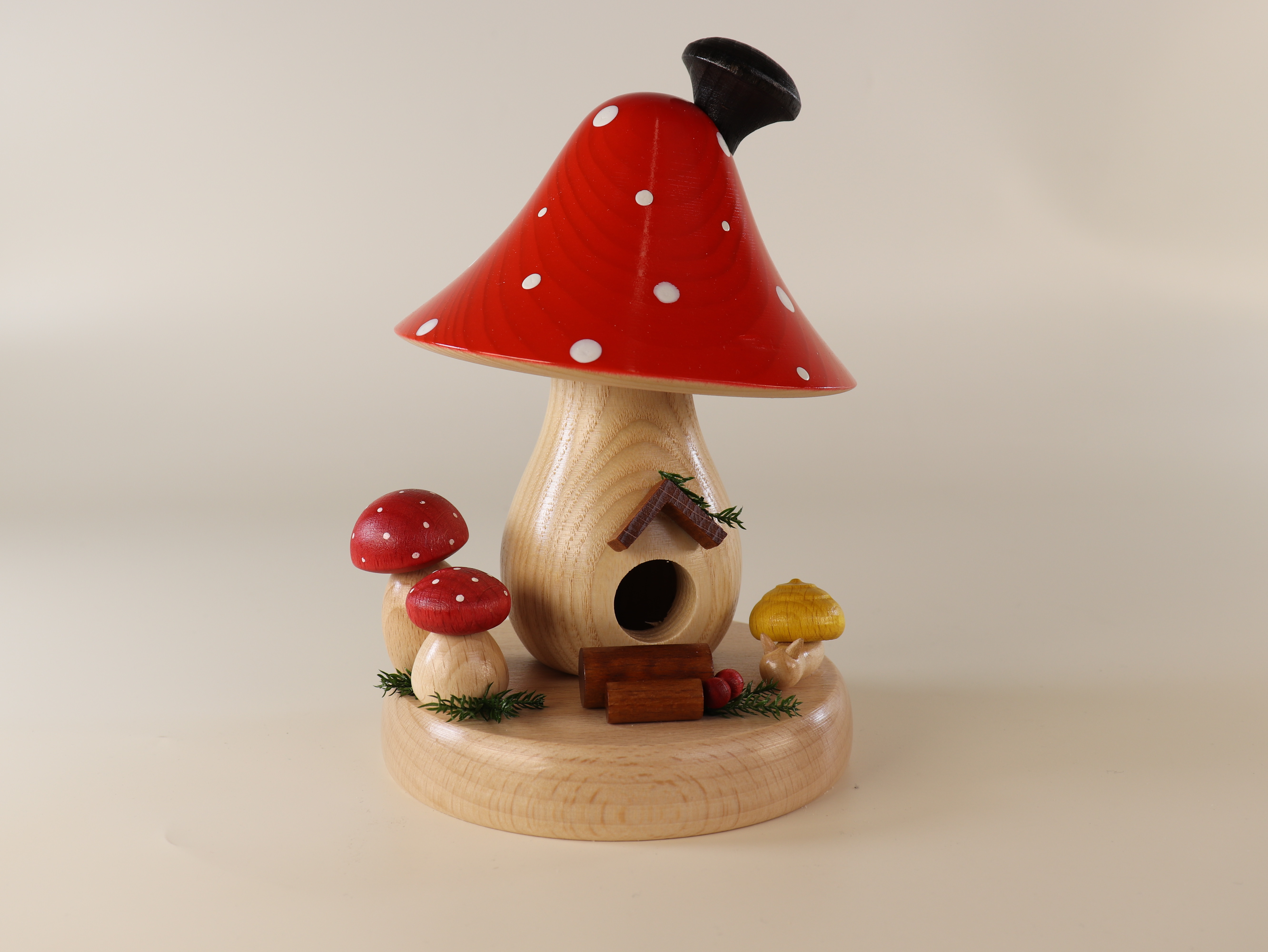 Tischschmuck Räucherhaus 'Fliegenpilz' (spitz, groß) kaufen