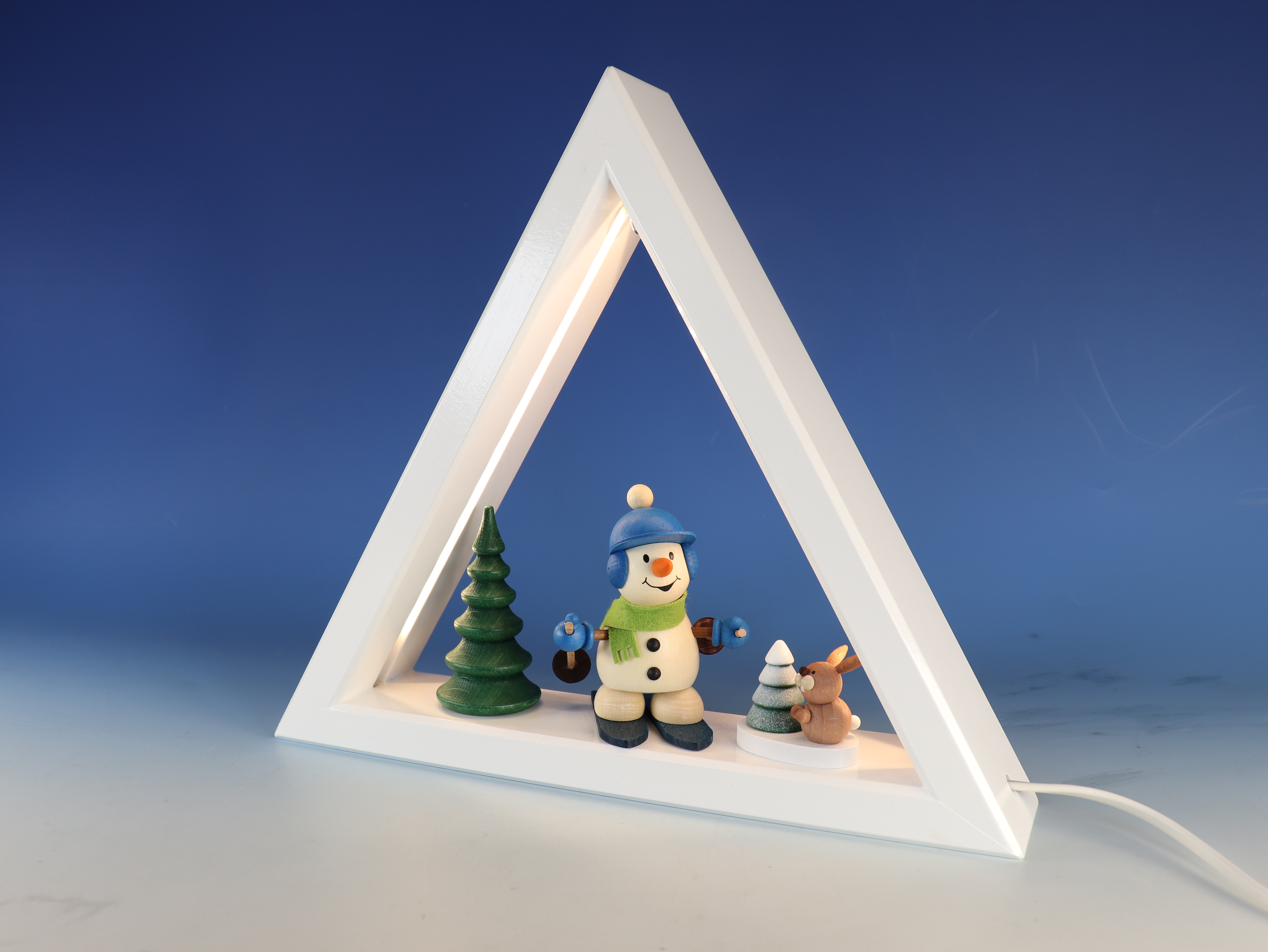 Weihnachts-Fensterdeko "LED-Dreieck weiß mit Schneemann, Baum und Hase"
