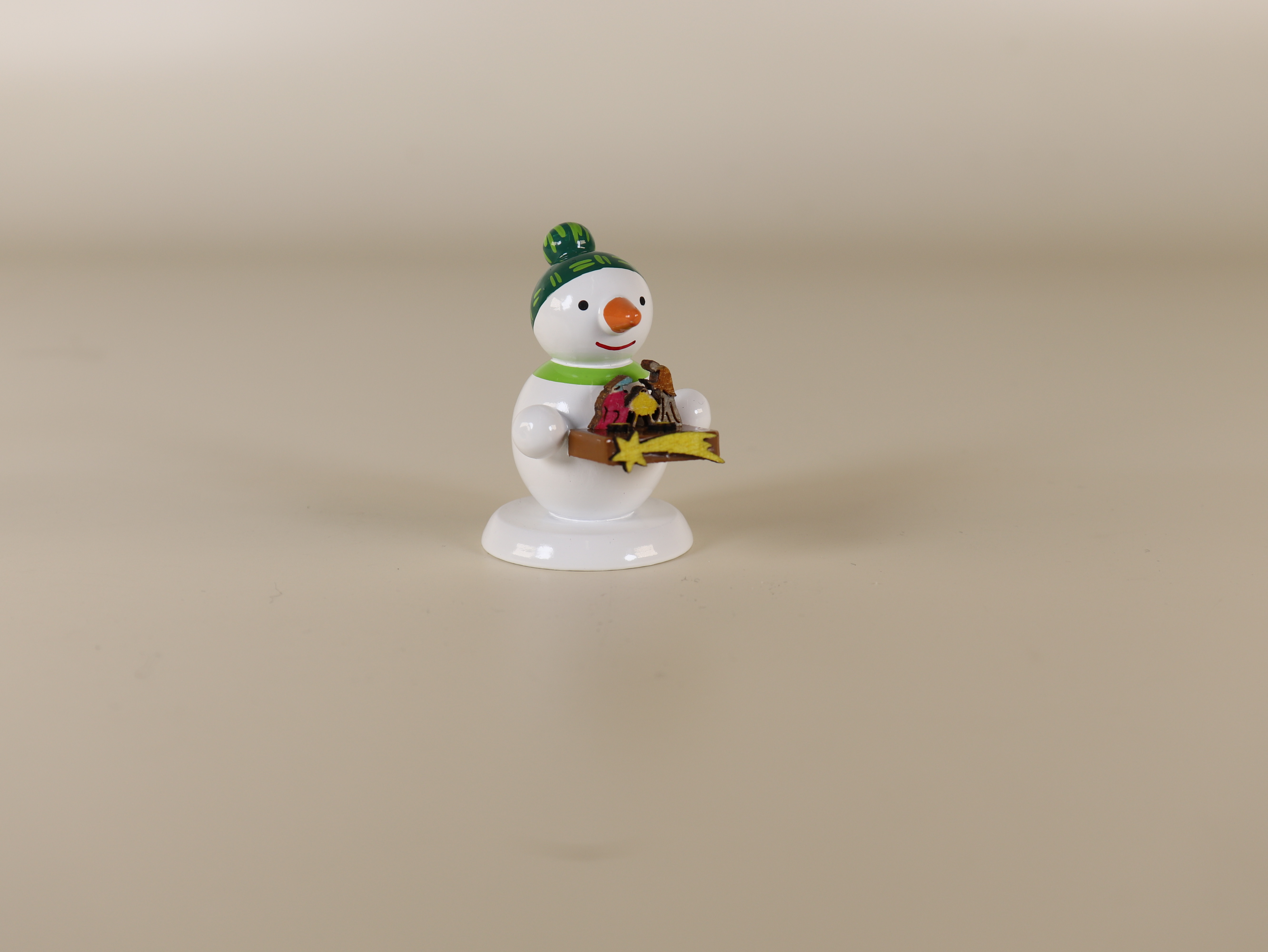 schneemannfigur-stehend-bl-krippe-10-ullrich-kunsthandwerk-paul-ullrich-volkskunstbestehen