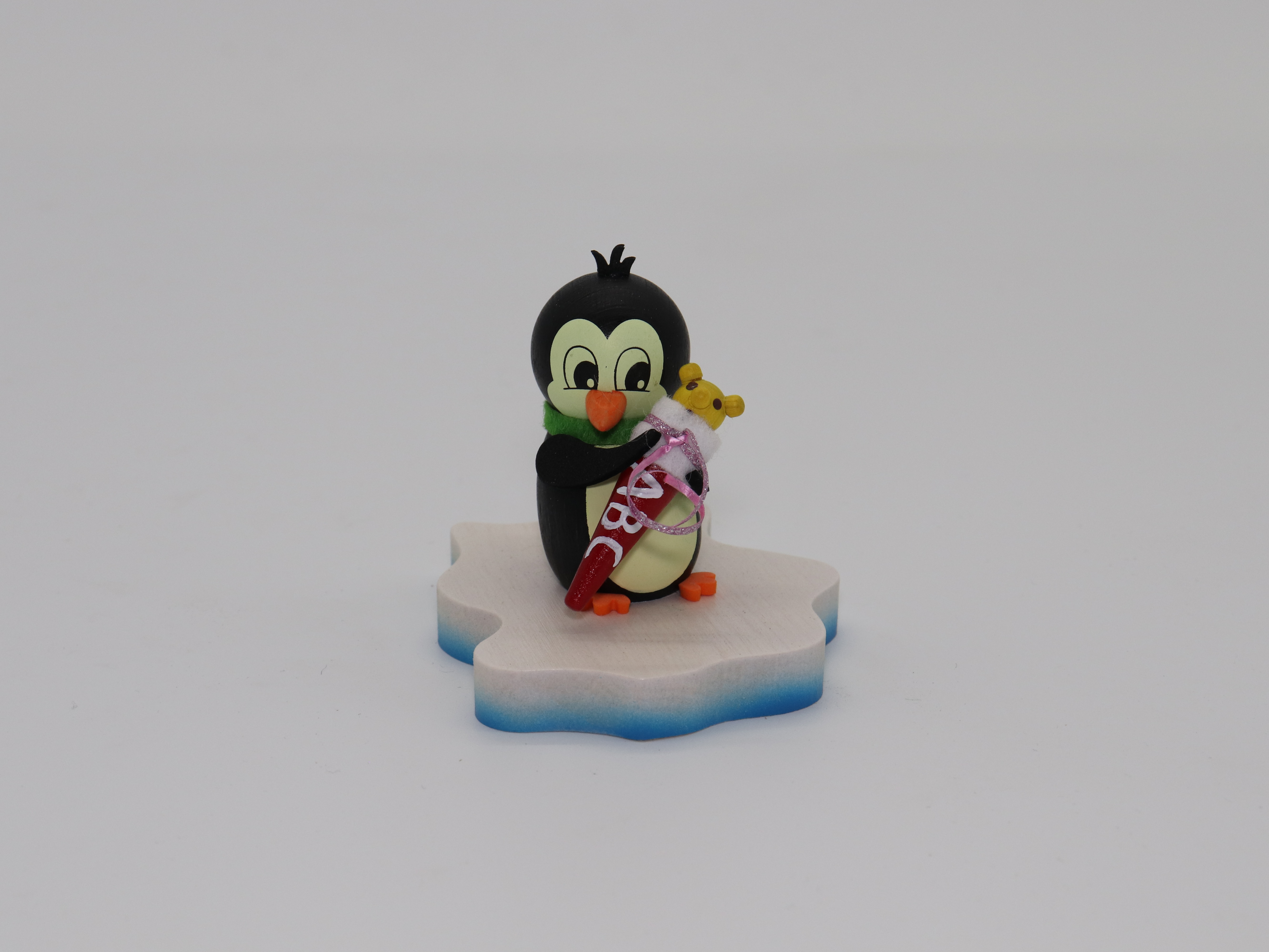 pinguin-auf-eisscholle-schulanfaengerin-10-ullrich-kunsthandwerk-paul-ullrich-volkskunstbestehen