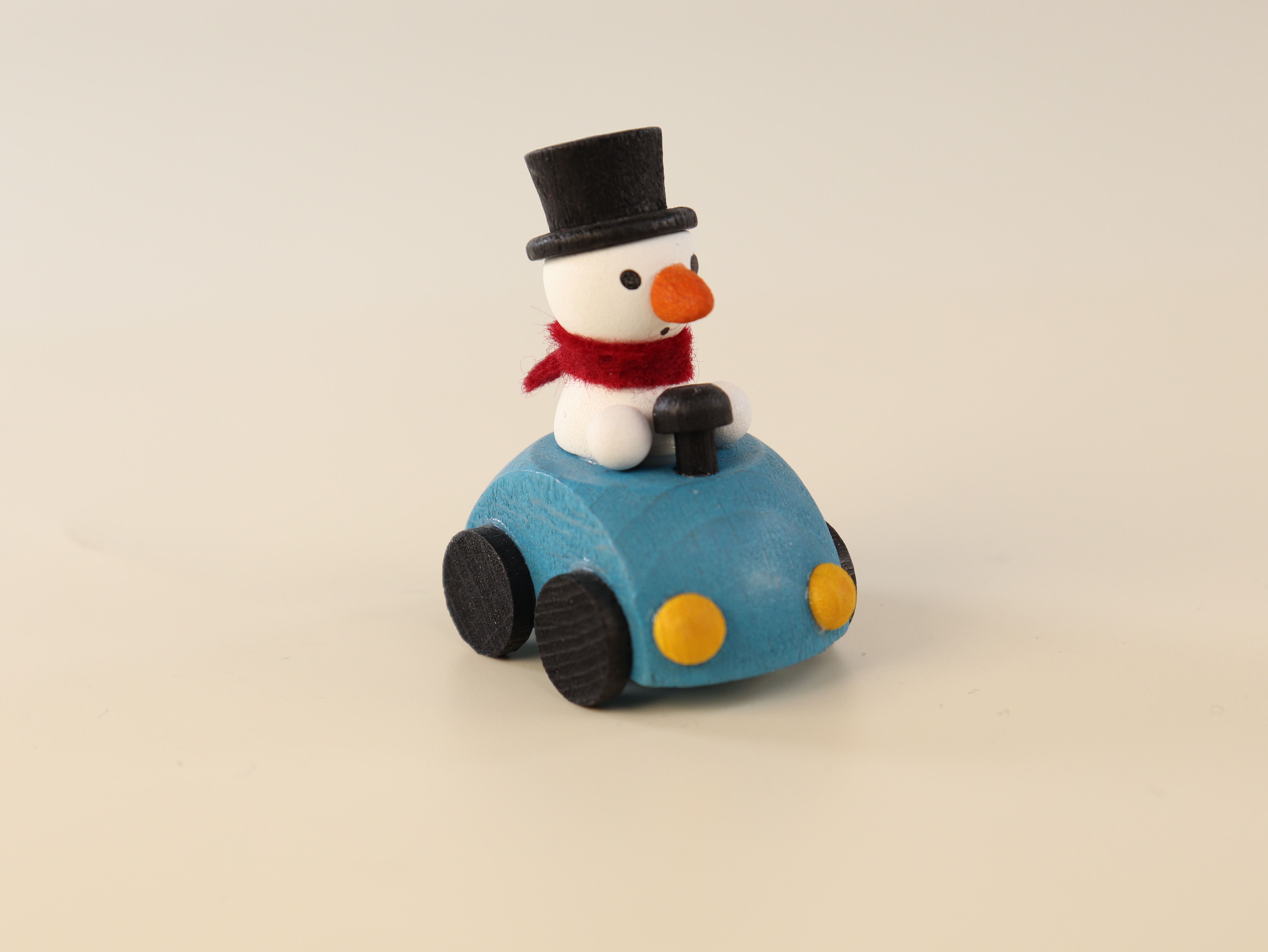 Auto mit Schneemann Tischschmuck online kaufen