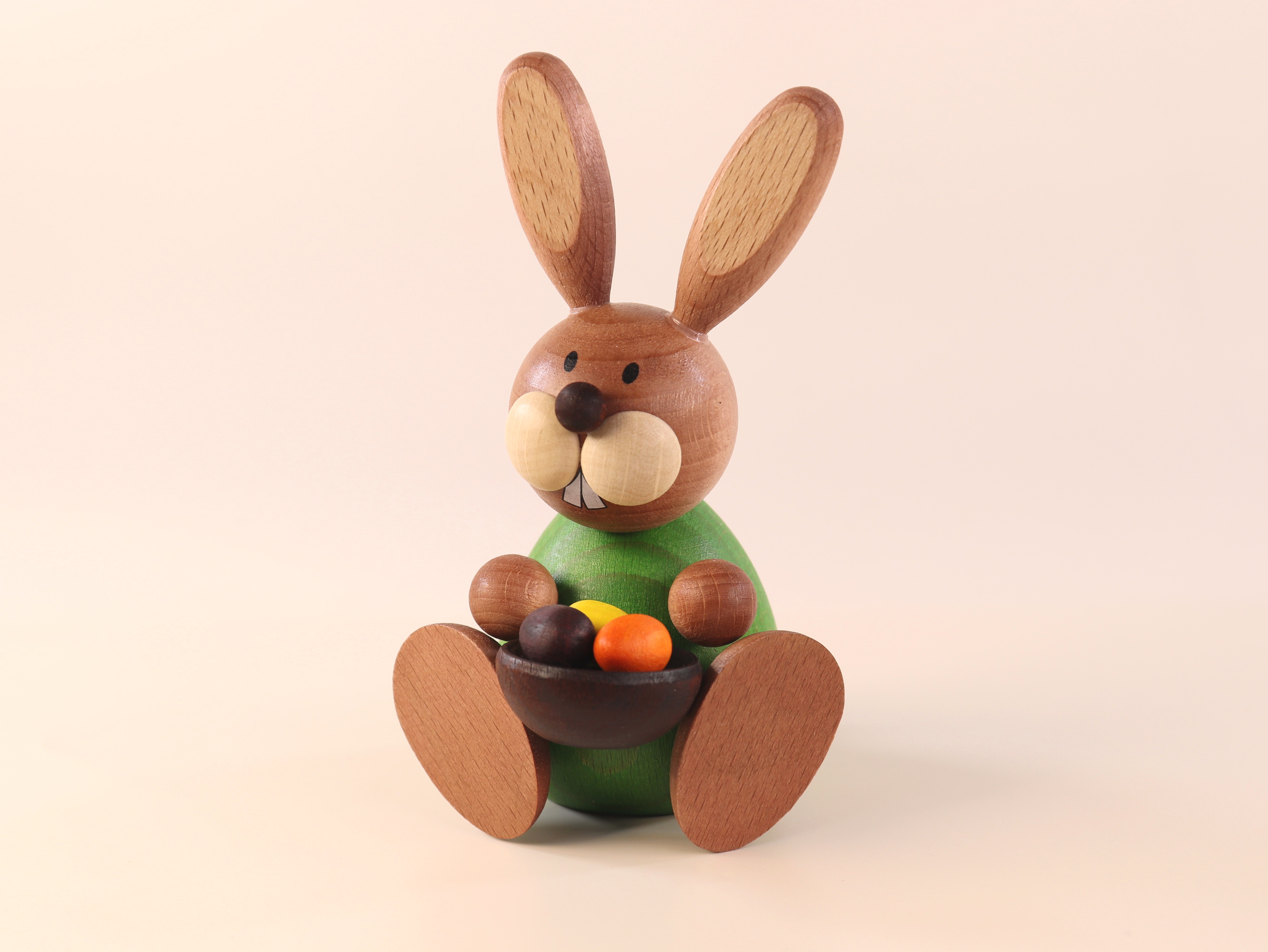 Tisch-Deko Osterhase sitzend mit Eierschüssel kaufen