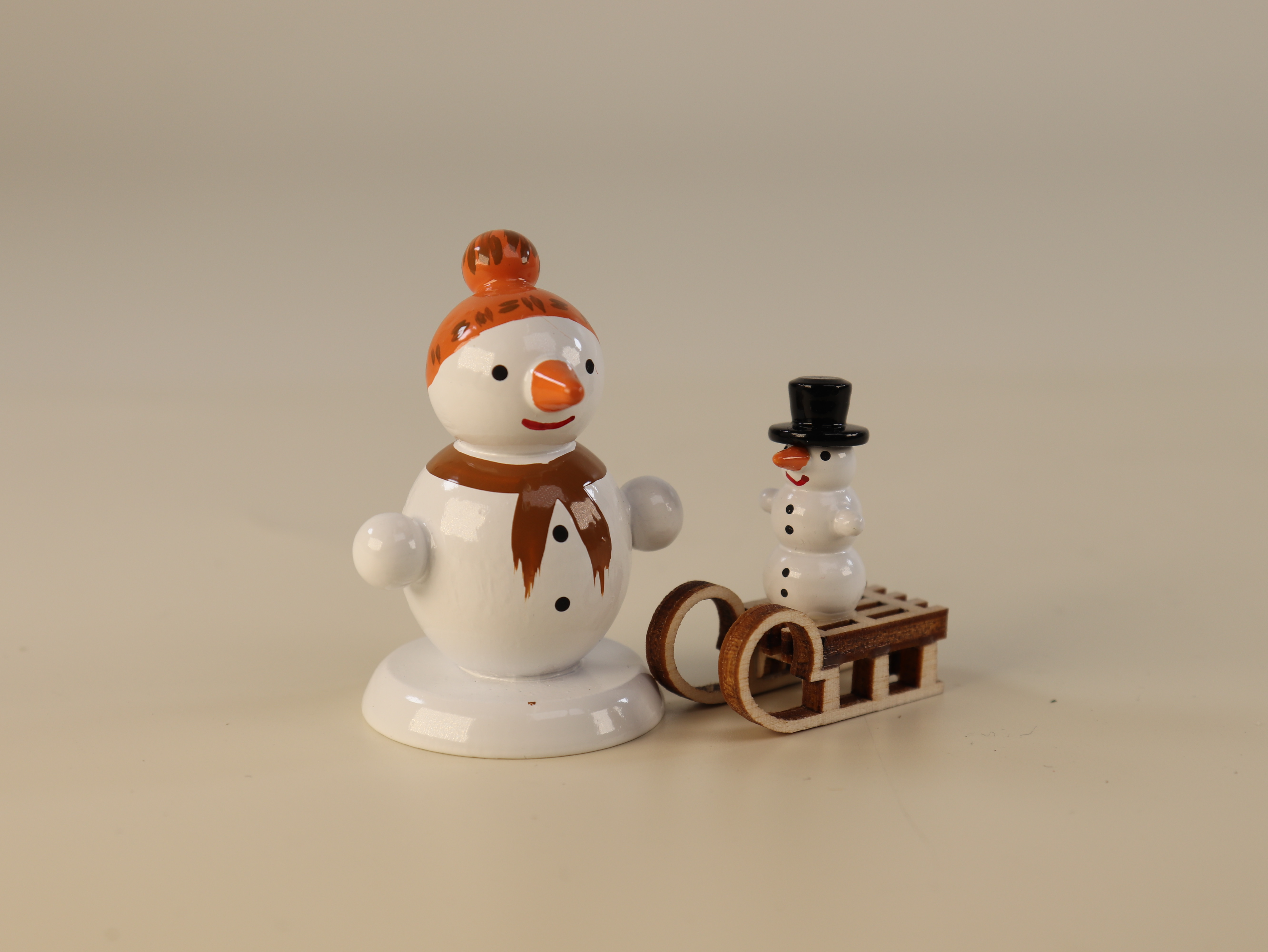 schneemannfigur-stehend-schlitten-schneemann-10-ullrich-kunsthandwerk-paul-ullrich-volkskunstbestehen