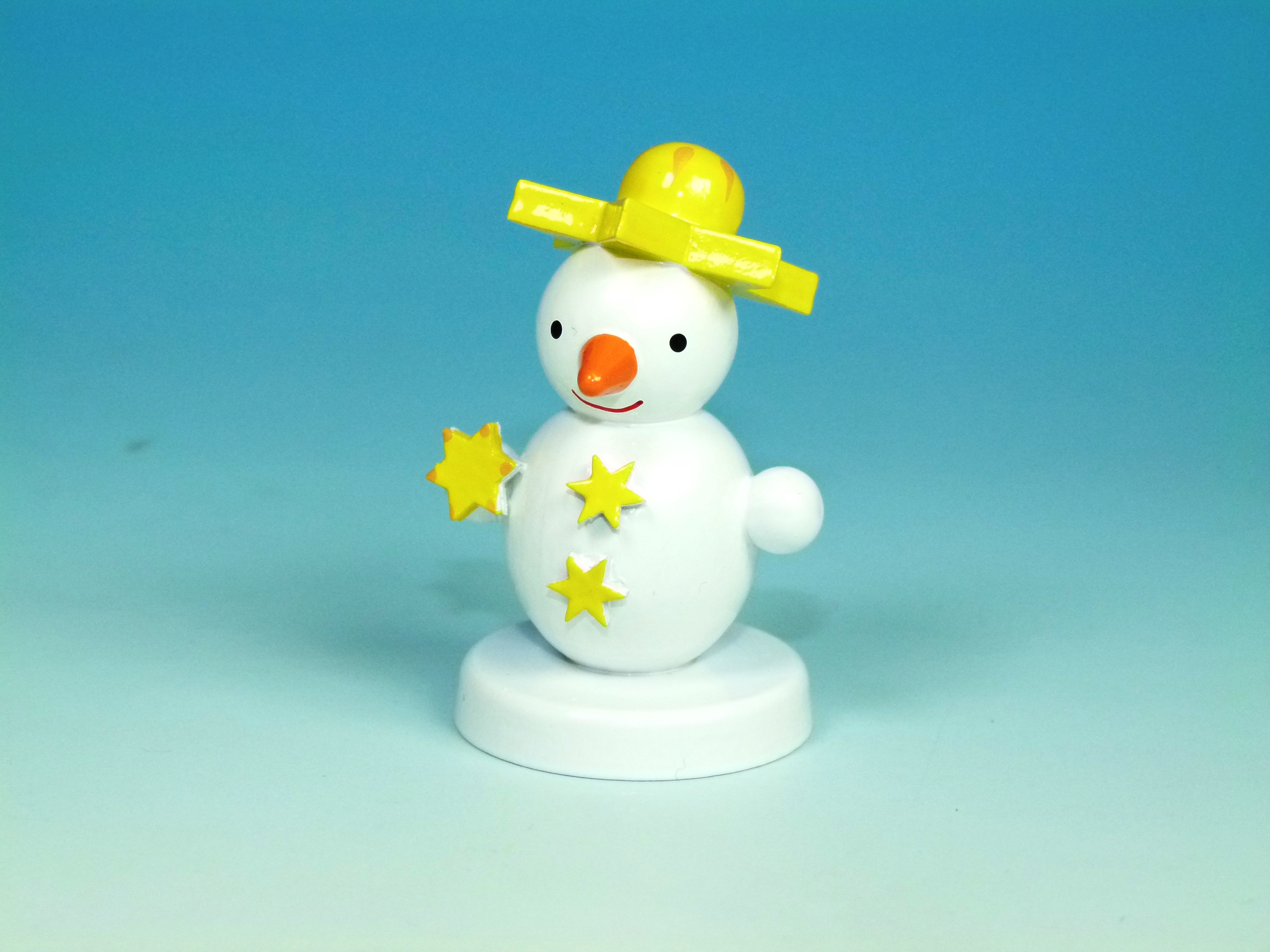 Schneemannfigur mit gelben Sternen als Verzierung und mit Hut 4 cm groß, stehend