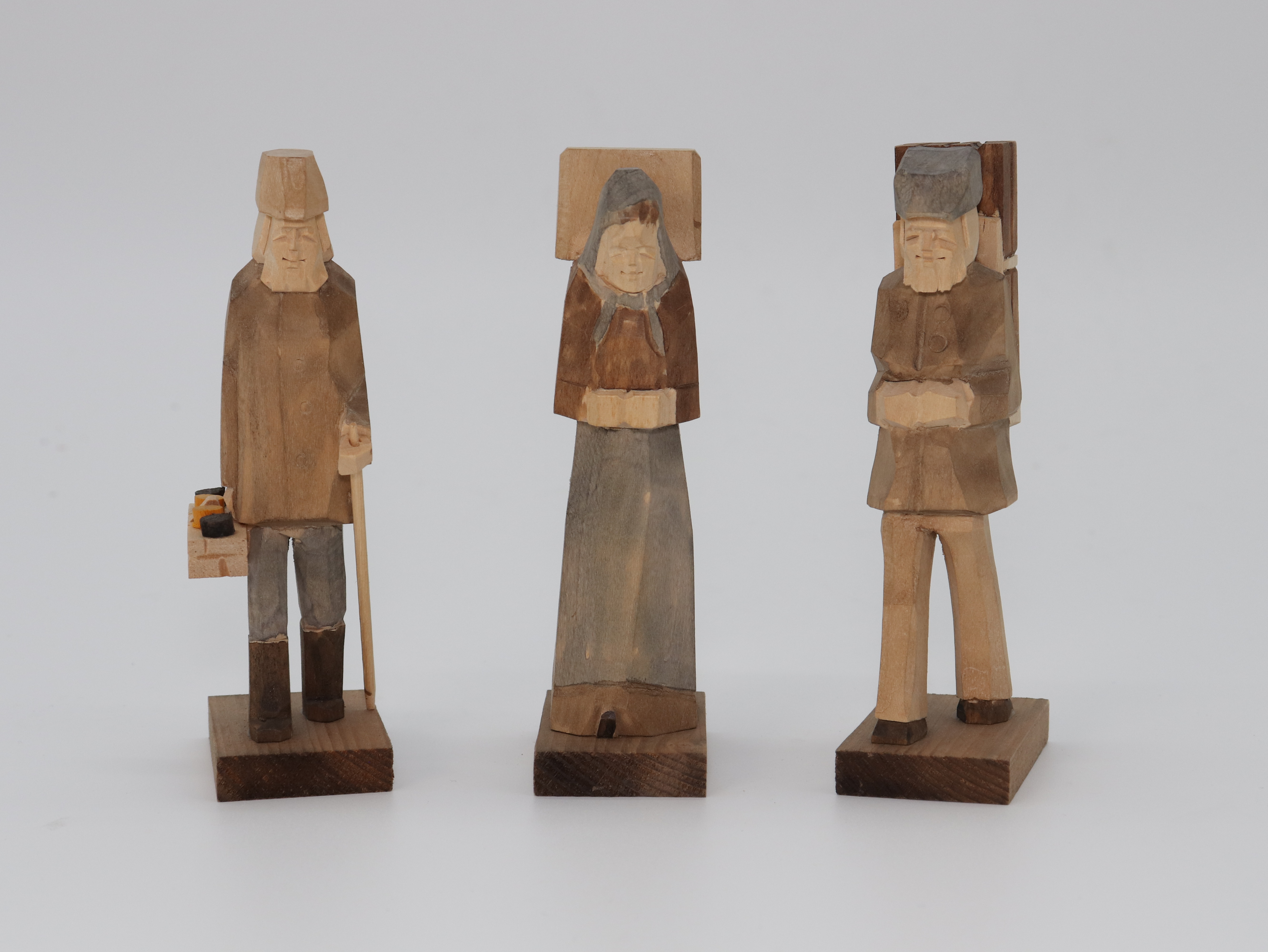 waldfiguren-geschnitzt-lasiert-10-ullrich-kunsthandwerk-paul-ullrich-volkskunstbestehen